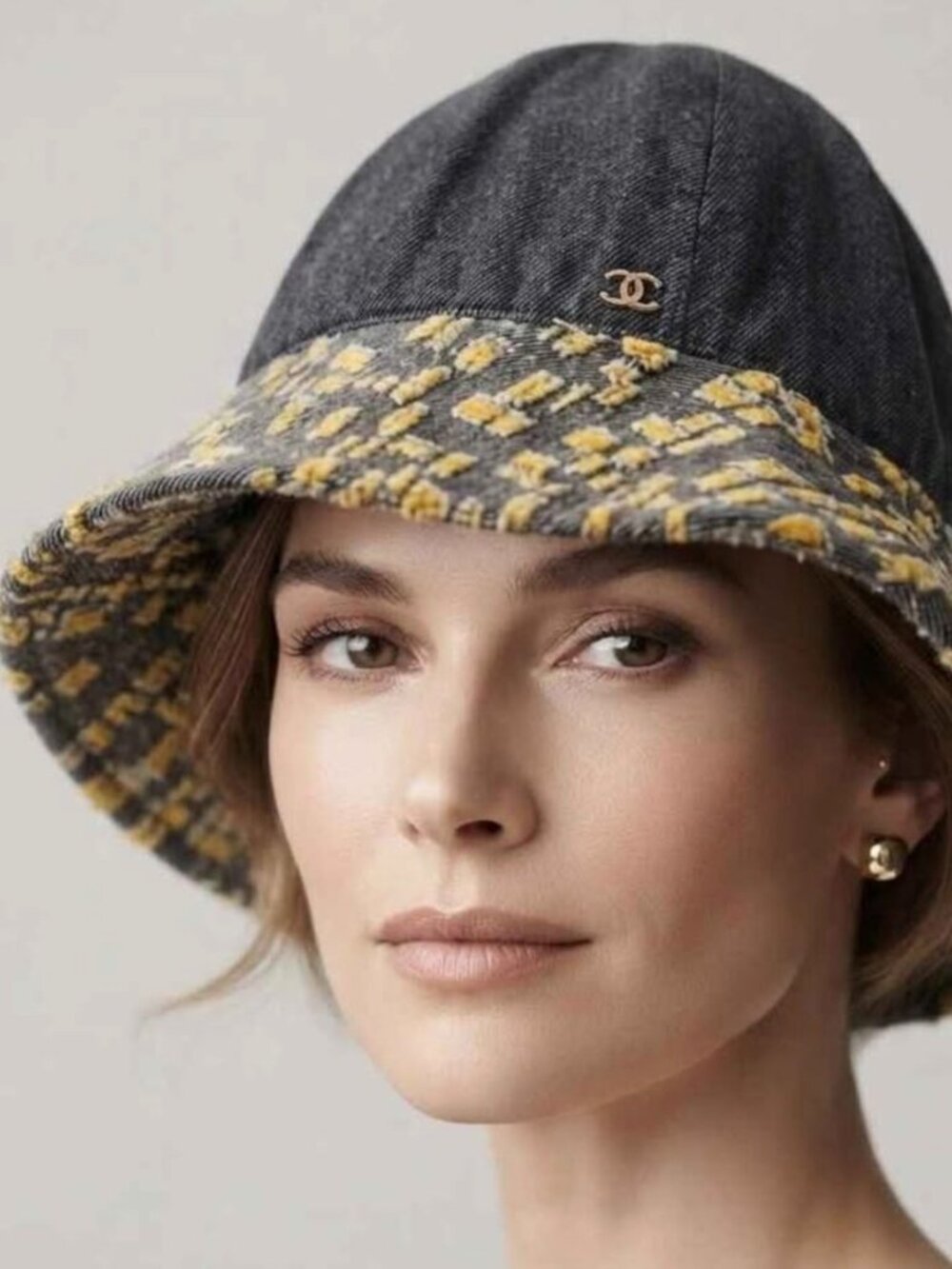 New without tags Authentic Chanel denim bucket hat Made In Italy